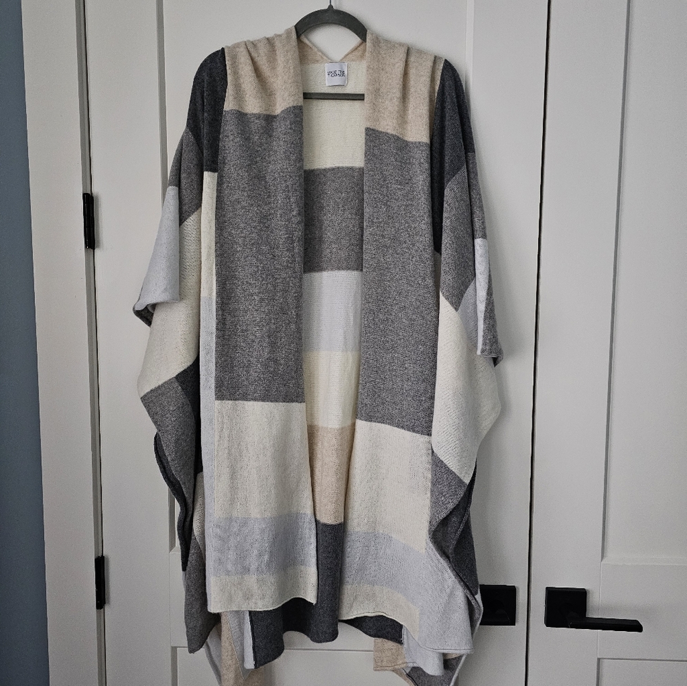MADELEINE THOMPSON 100% Cashmere GreyWrap/Poncho Cape One Size